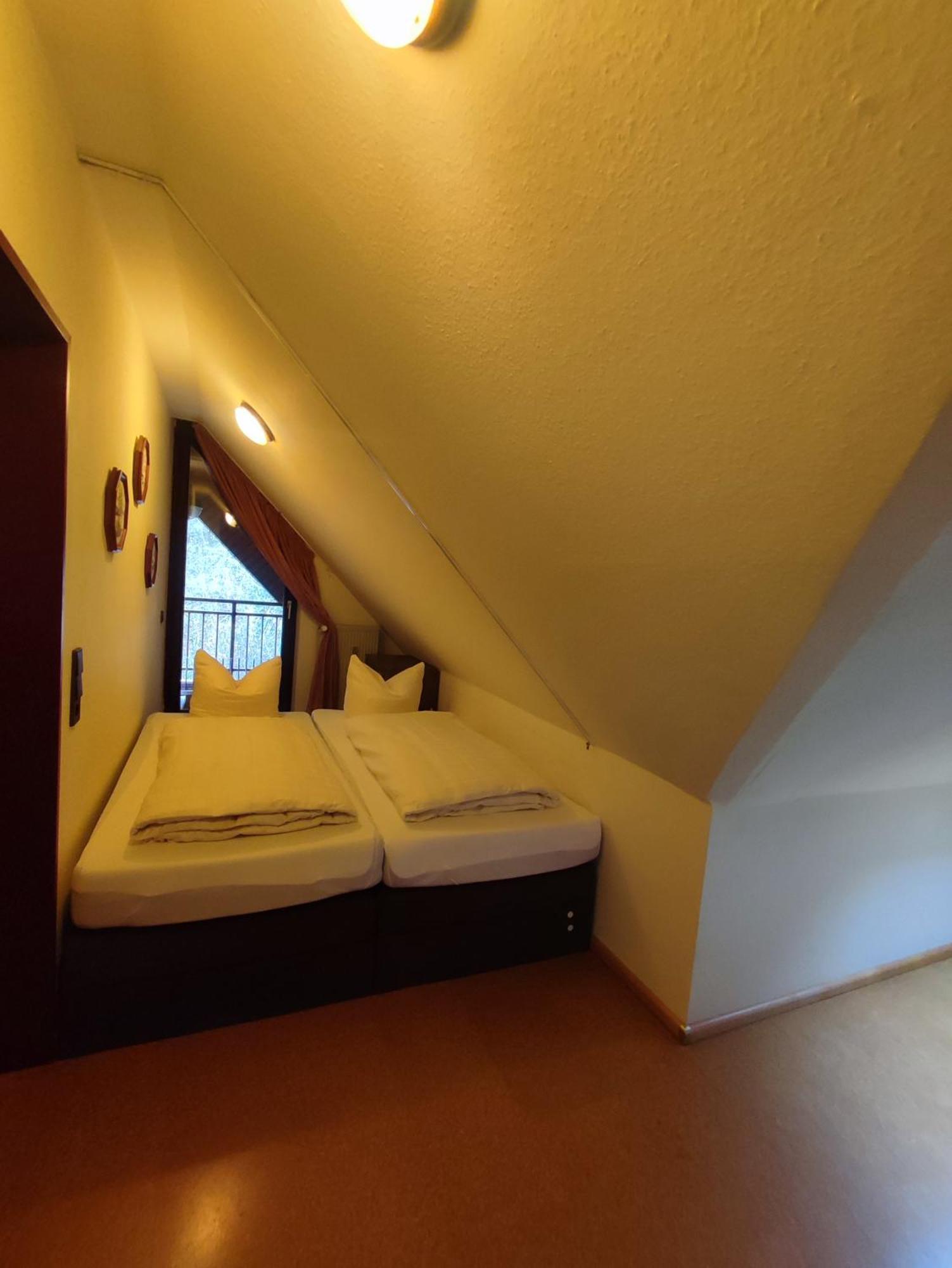 Panorama Oase Ferienwohnung Mit Blick Auf Mosel Und Reichsburg Cochem Exteriör bild