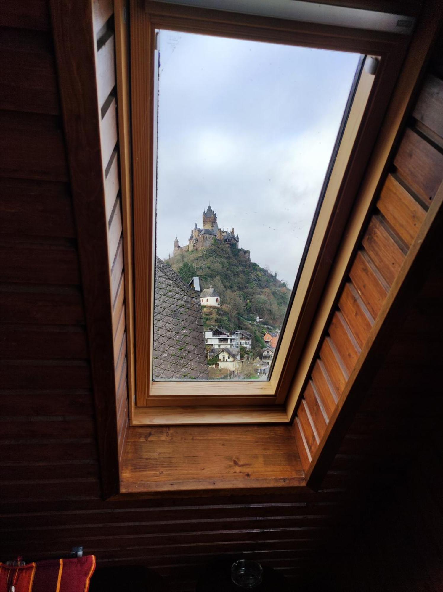 Panorama Oase Ferienwohnung Mit Blick Auf Mosel Und Reichsburg Cochem Exteriör bild